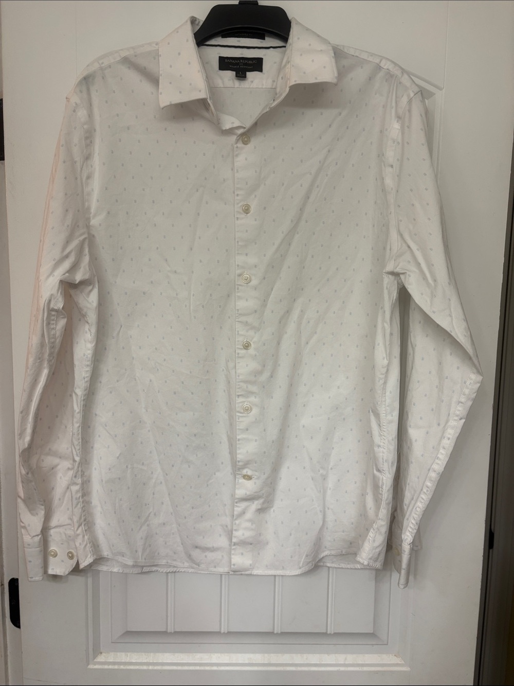 Banana Republic White Micro-Dot Men's Button-Up Shirt. Size Large